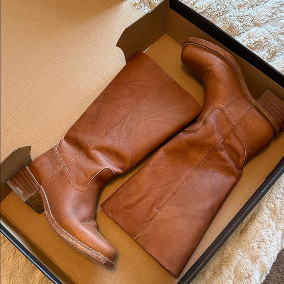 Frye Shoes - Frye Campus 14L boots in Montana leather size 9 wide calf